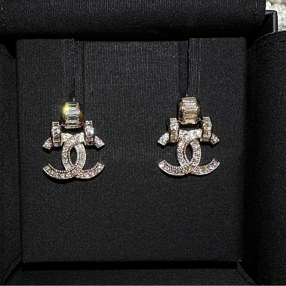 Chanel CC Pendant Earrings Silver and Crystal 23P NIB